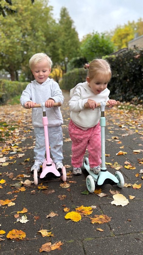 Liefjes & Co Kinderstep – Met Kinderhelm - Lichtgevende Wielen – Saliegroen